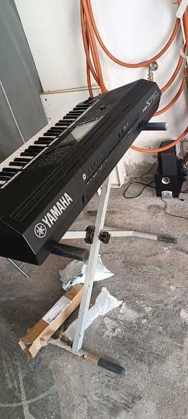 Yamaha PSR S-750
