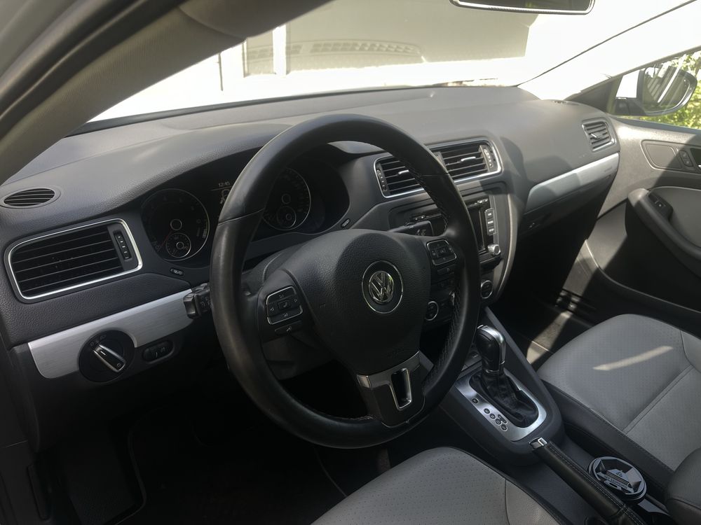 VW Jetta Hybrid 2013 Не крашена