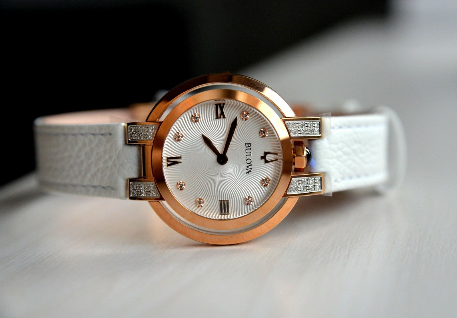 Шикарные женские часы с бриллиантами Bulova