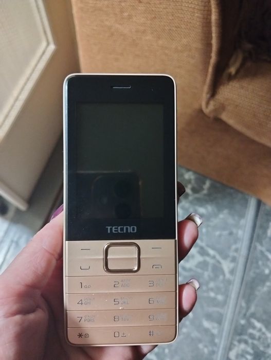 Продам  телефон.