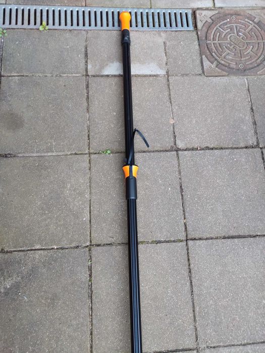 Sekator żyrafa fiskars UPX 86