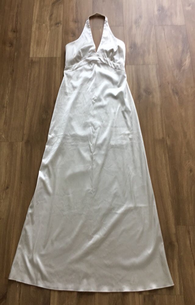 Elegancka atłasowa sukienka