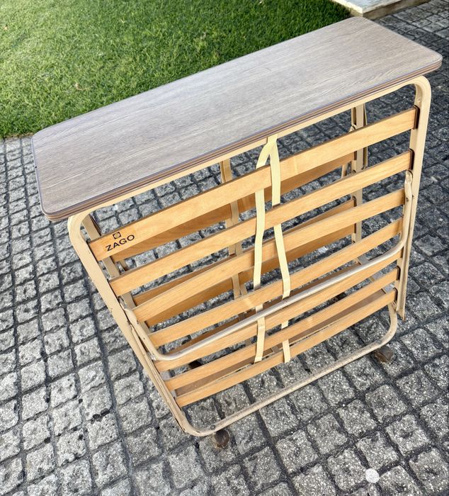 Cama dobrável com rodas - nova - em plegatino