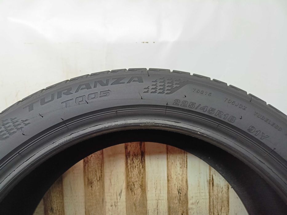 Bridgestone Turanza T005 225/45/18 21r. 91Y 2x6,3mm 2x5,8mm (1039)