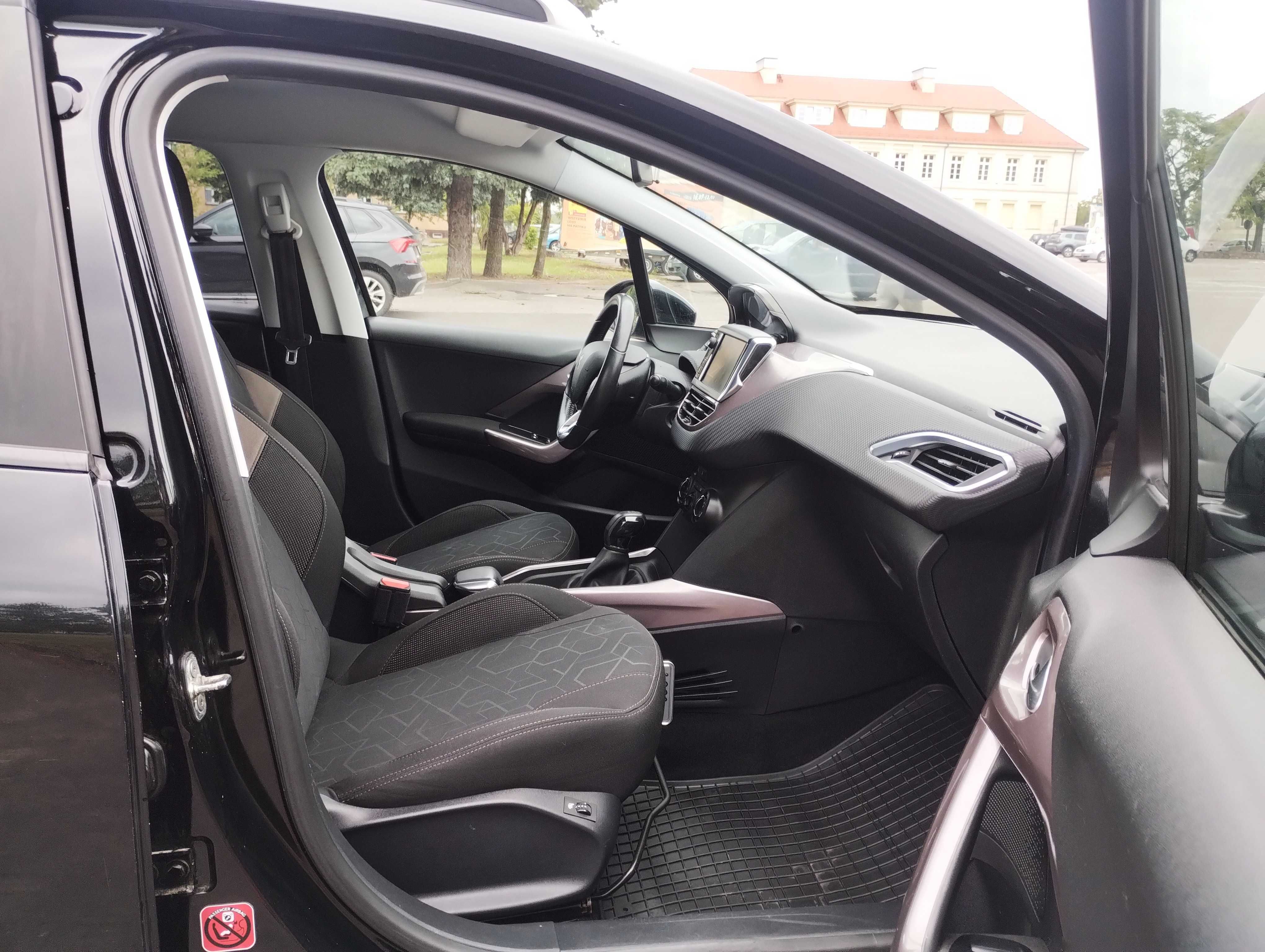 Peugeot 2008 Crossover 1,2 benzyna zadbany nawigacja