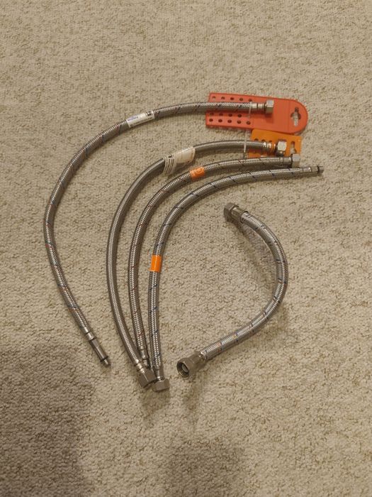 Wężyki przyłączeniowe do baterii