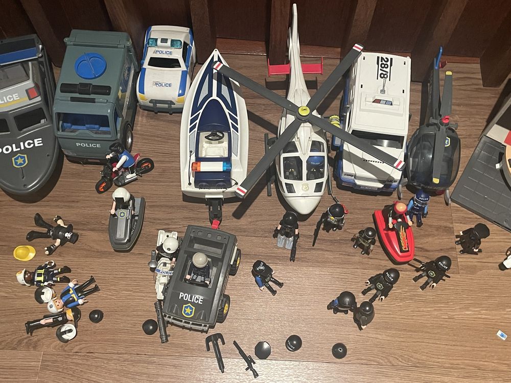 Playmobil enorme coleção da policia, bombeiros e medicos