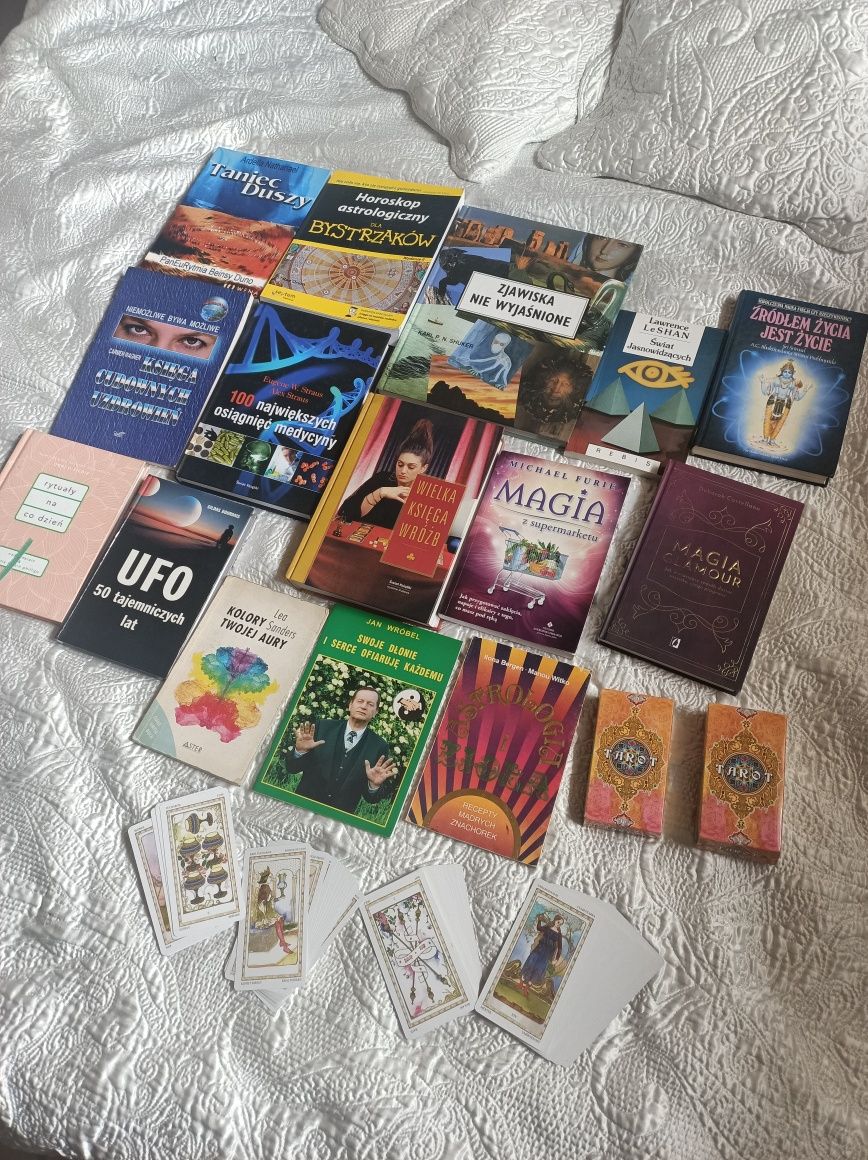 Zestaw książek ezoteryka duchowość wróżbiarstwo  tarot