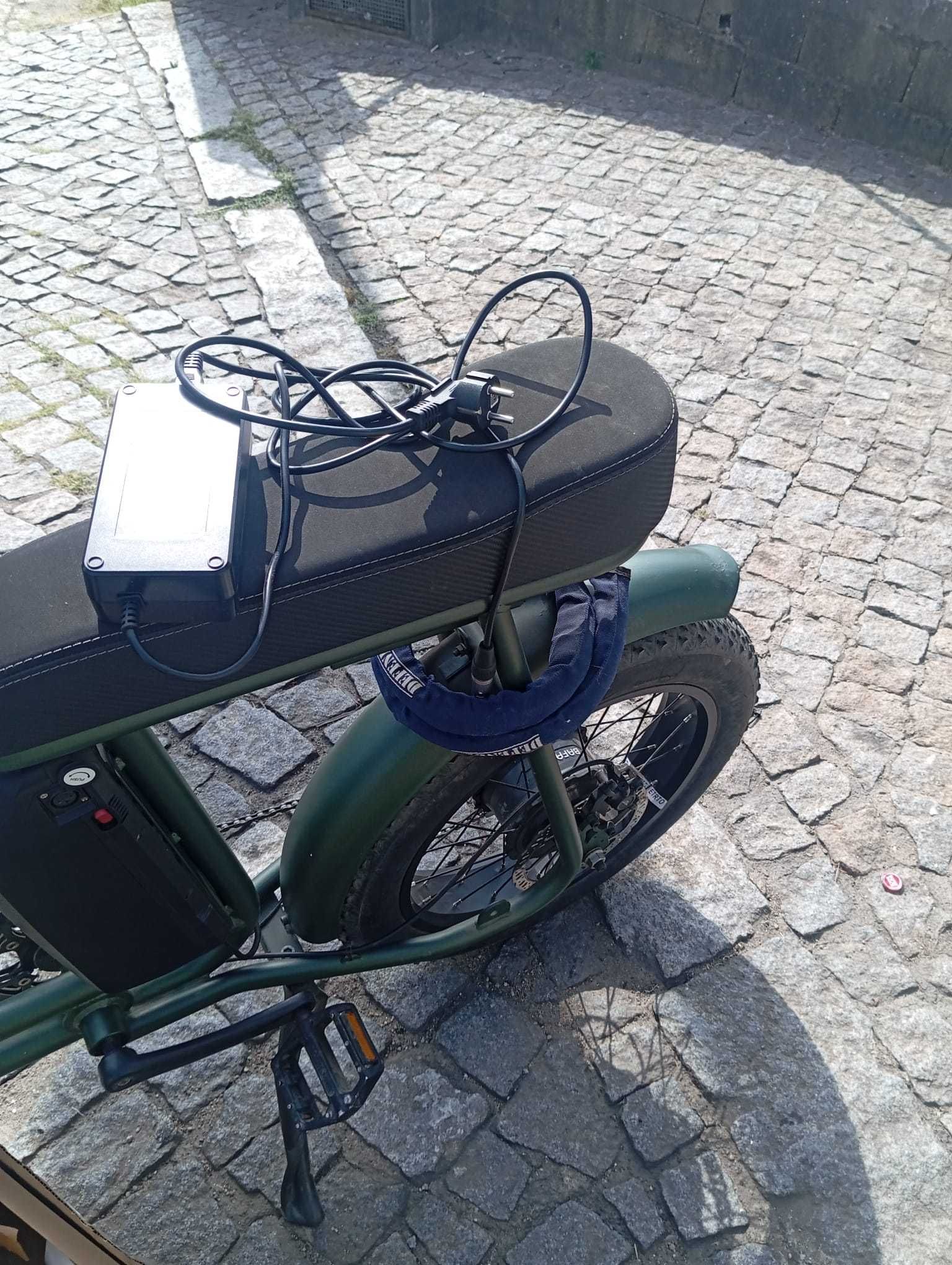 Bicicleta E-Bike 50 Rebels