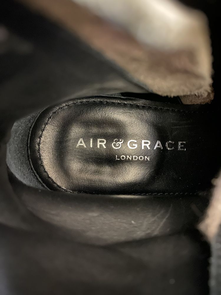 Кожанные сапоги  air & Grace