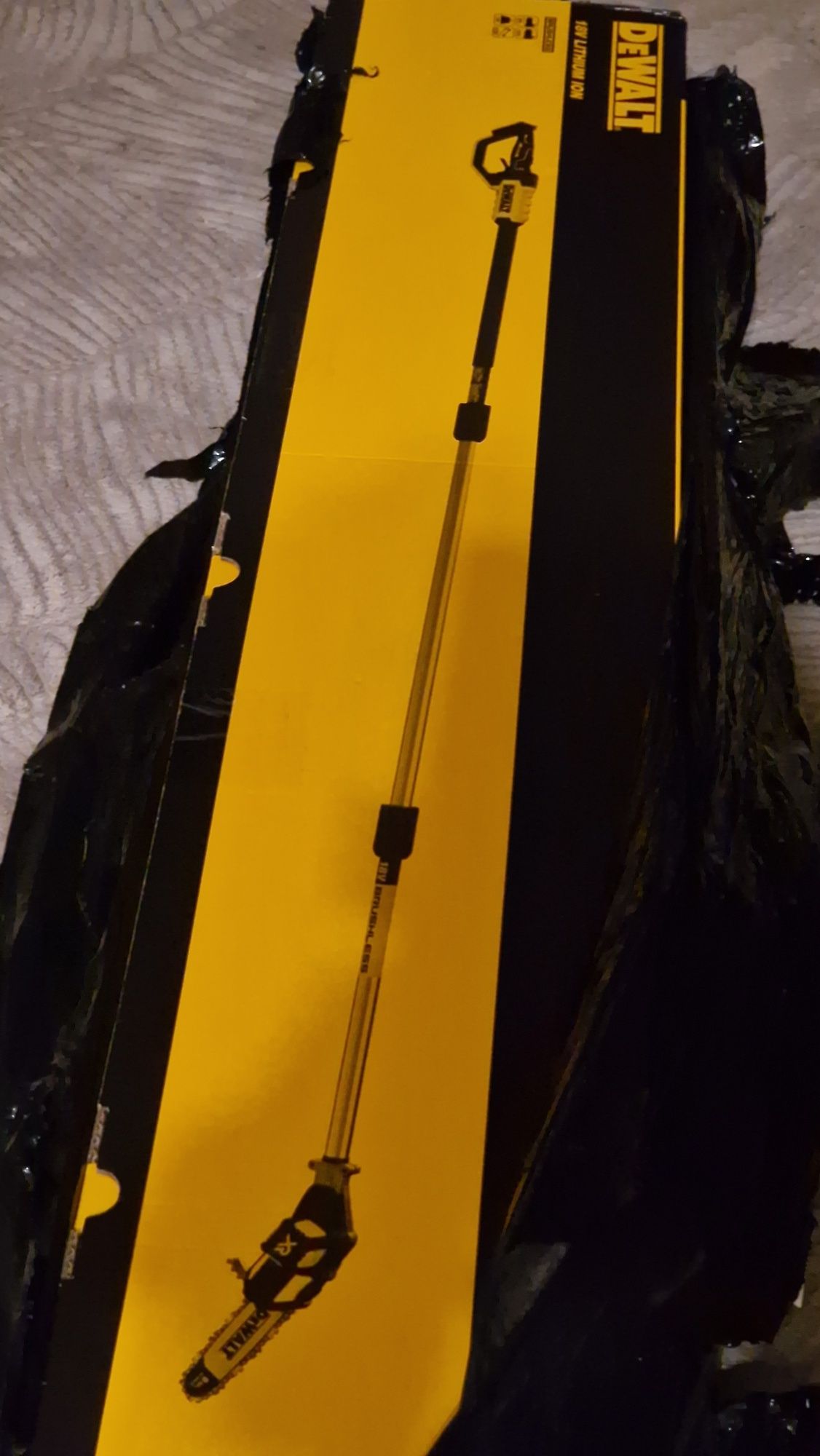 Pilarka akumulatorowa na wysięgniku DeWALT DCMPS567N 18V