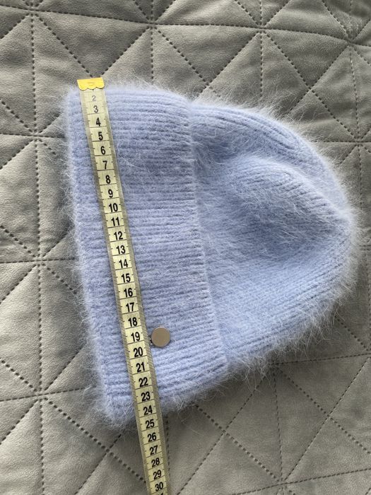 Шапка жіноча у відмінному стані