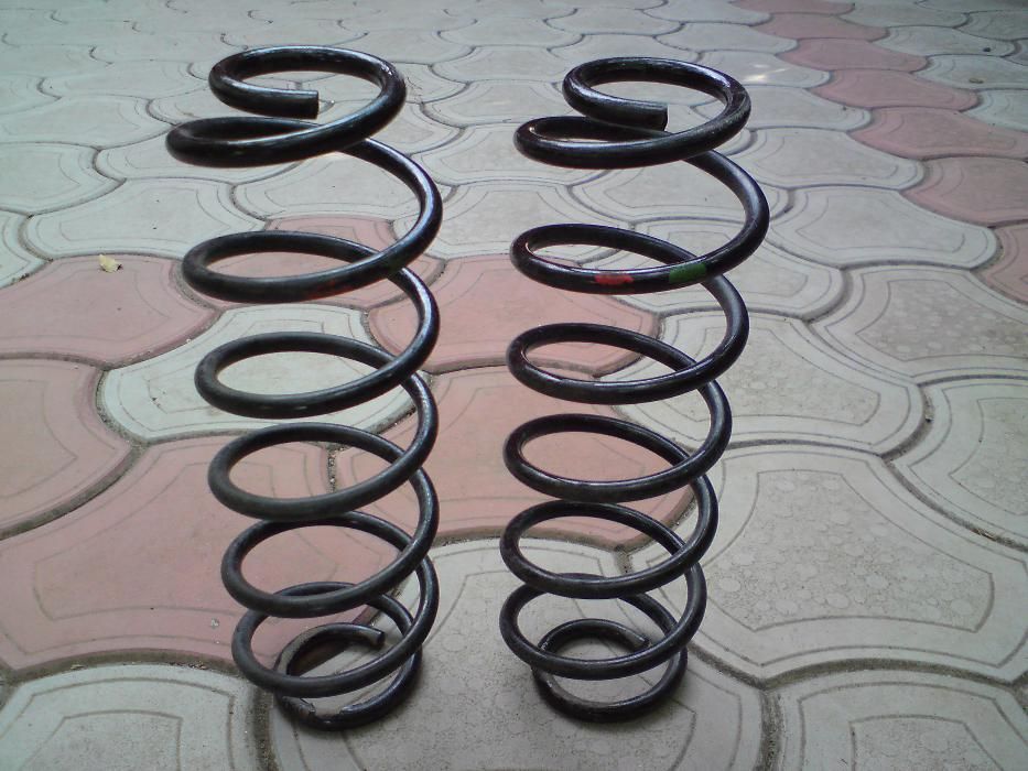 Пружины задних амортизаторов / Ford Fiesta/Fusion 1.3 / 2002 - 2008