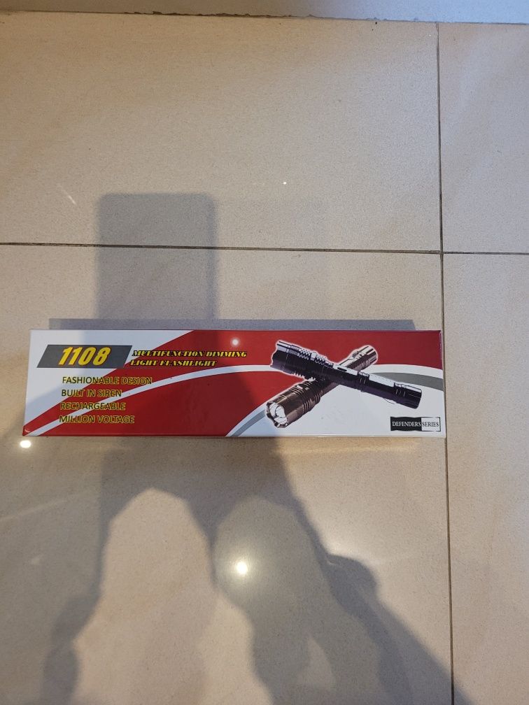 Latarka z paralizator 1108 + ładowarka