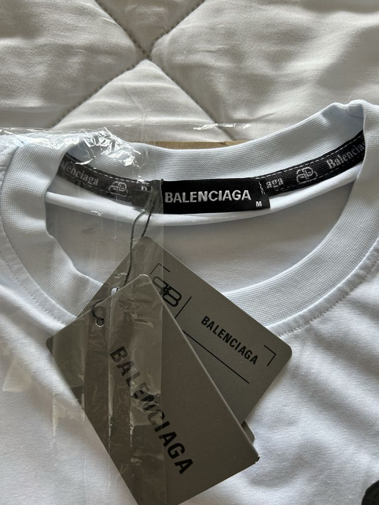 T-shirt Balenciaga Branca