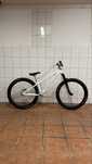 Dirt Commencal Absolut M Industry Nine Hope Title