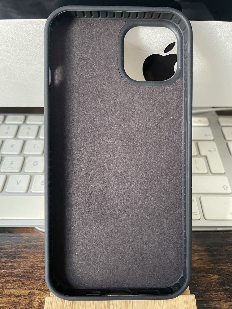 ETUI ninleri do IPhone 13 czarny Mat