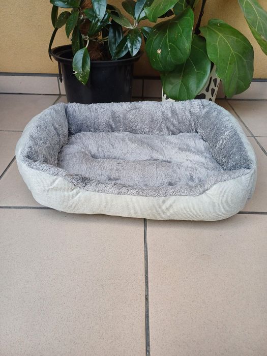 Łóżko, szare legowisko dla małego psa, rozmiar S