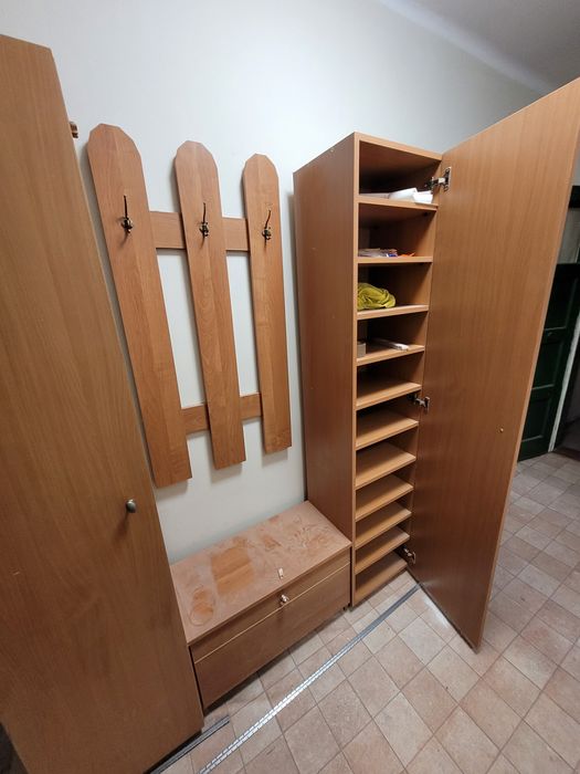 Meble do korytarza przedpokoju szafka na buty, komoda, lustro, wieszak