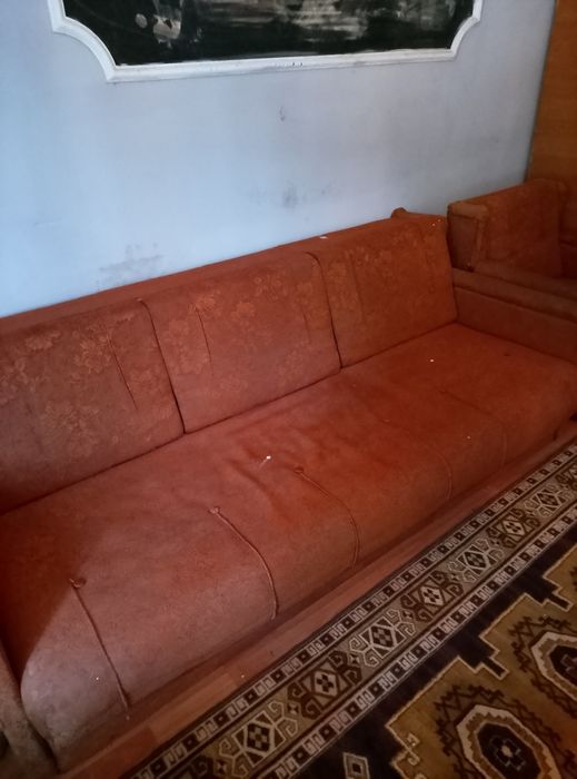 Диван-ліжко розкладний.