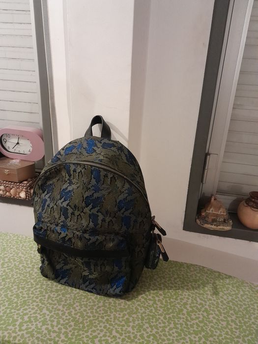 Vendo Mochila de Senhora PARFOIS muito bonita como nova