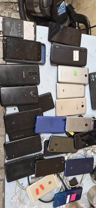 телефони на запчастини