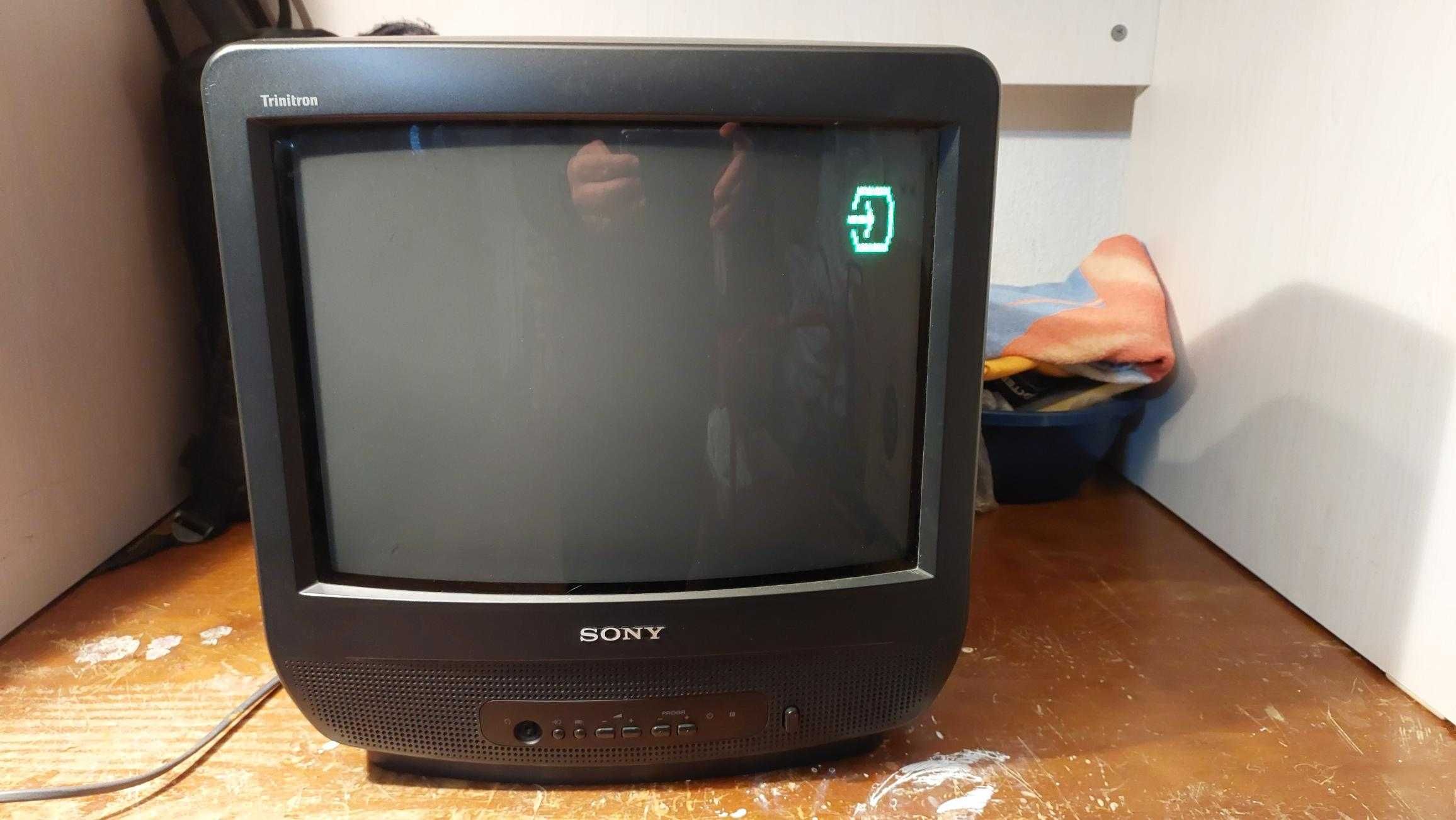 TV CRT 19'' Sony Trinitron, imagem "black matrix", stereo niccam