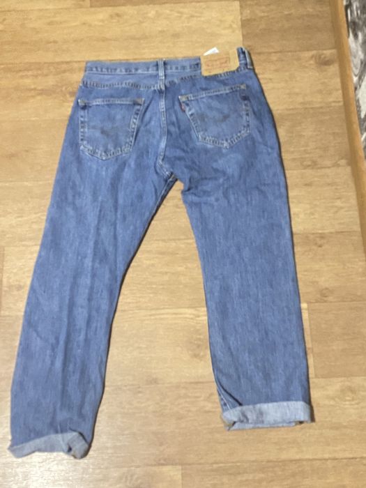 джинсы Levis 501, в синем цвете; W: 33; L:30. Casual/old money