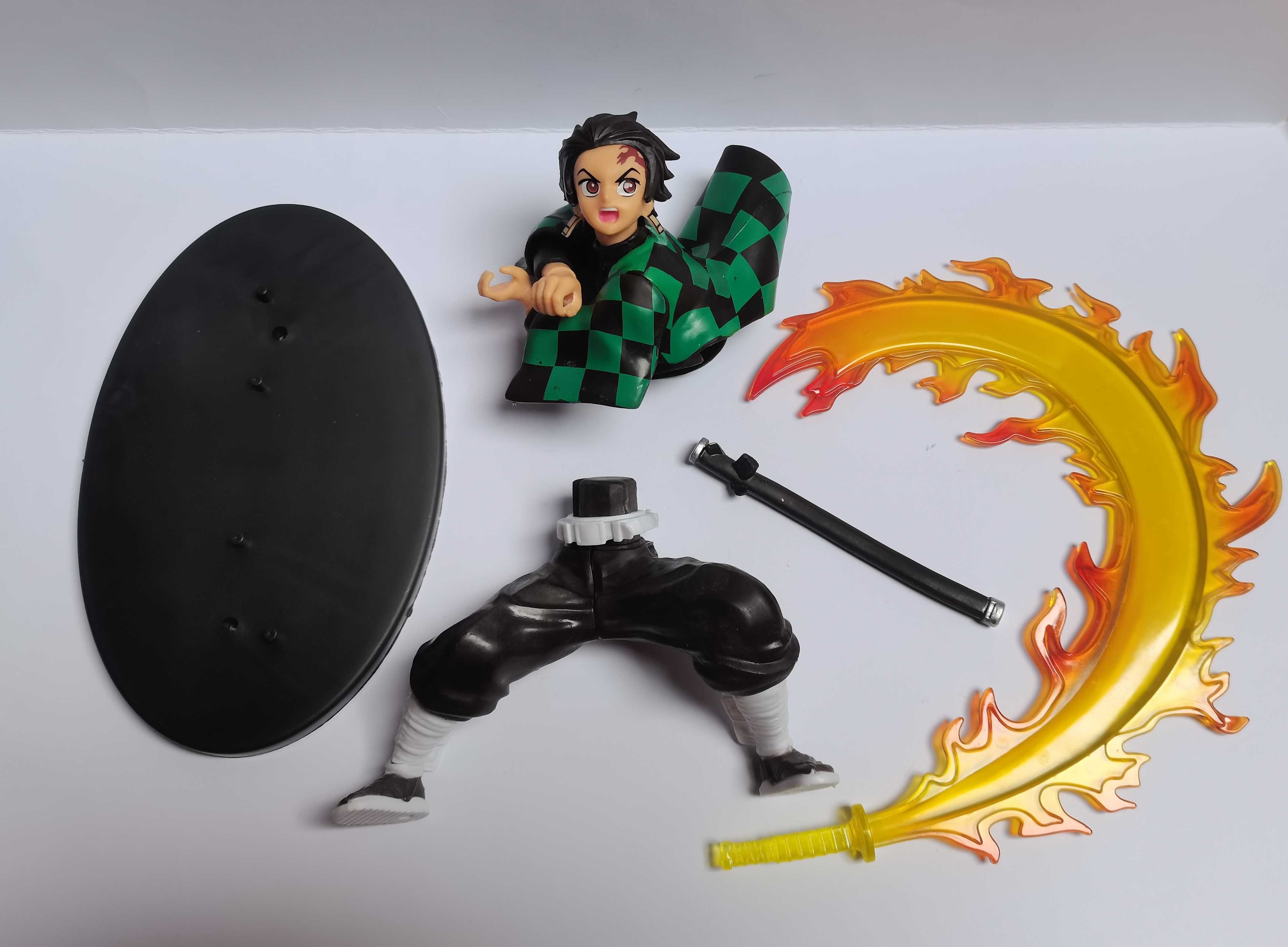 Tanjirou Kamado walczący (anime Demon Slayer) - duża figurka 3D