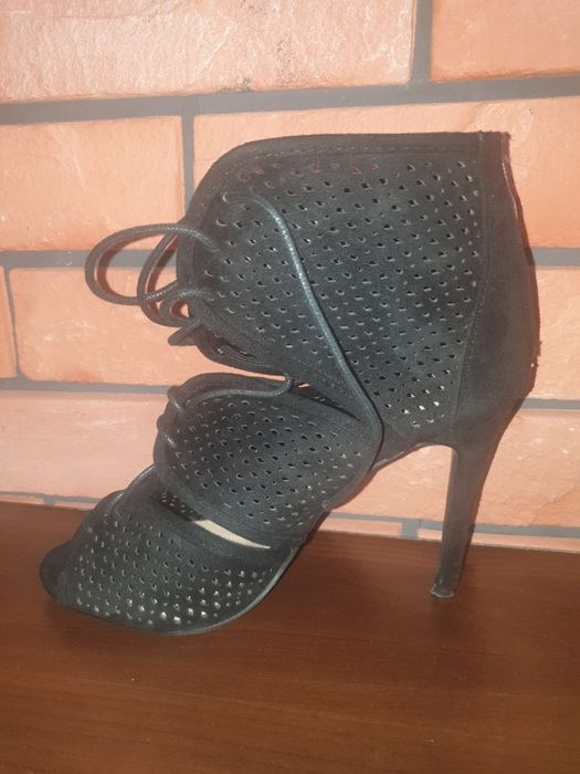 Szpilki czarne wysokie stan idealny 39