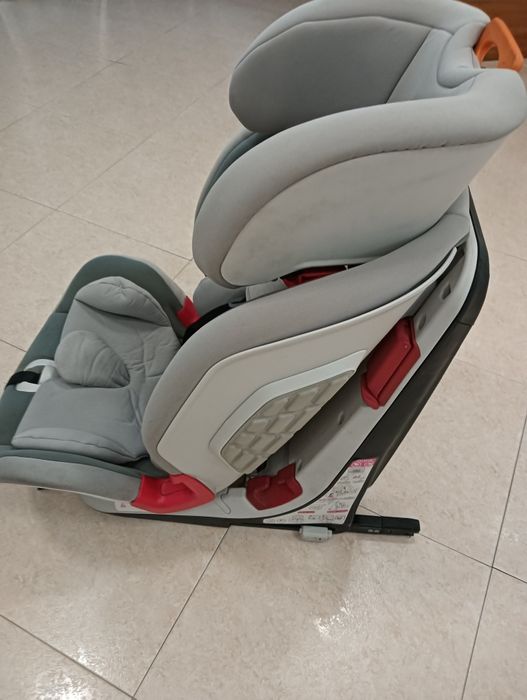 Cadeira auto Chicco com isofix