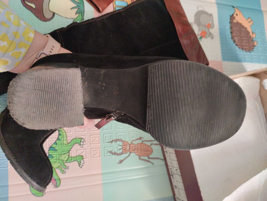 Демісезонні ботильйони черевики з натуральної замші, 39 розмір