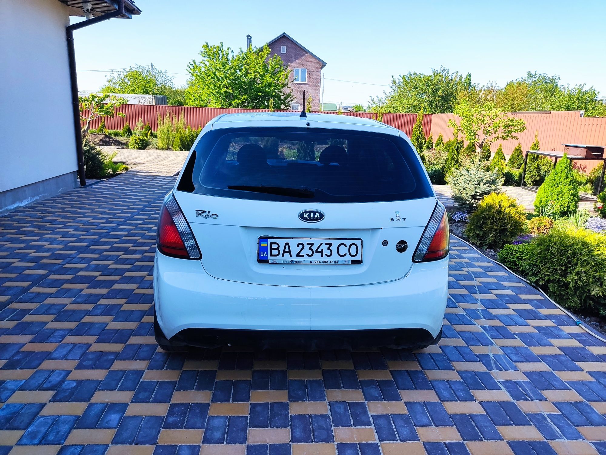 Kia Rio 2 1.4 газ/ бензин