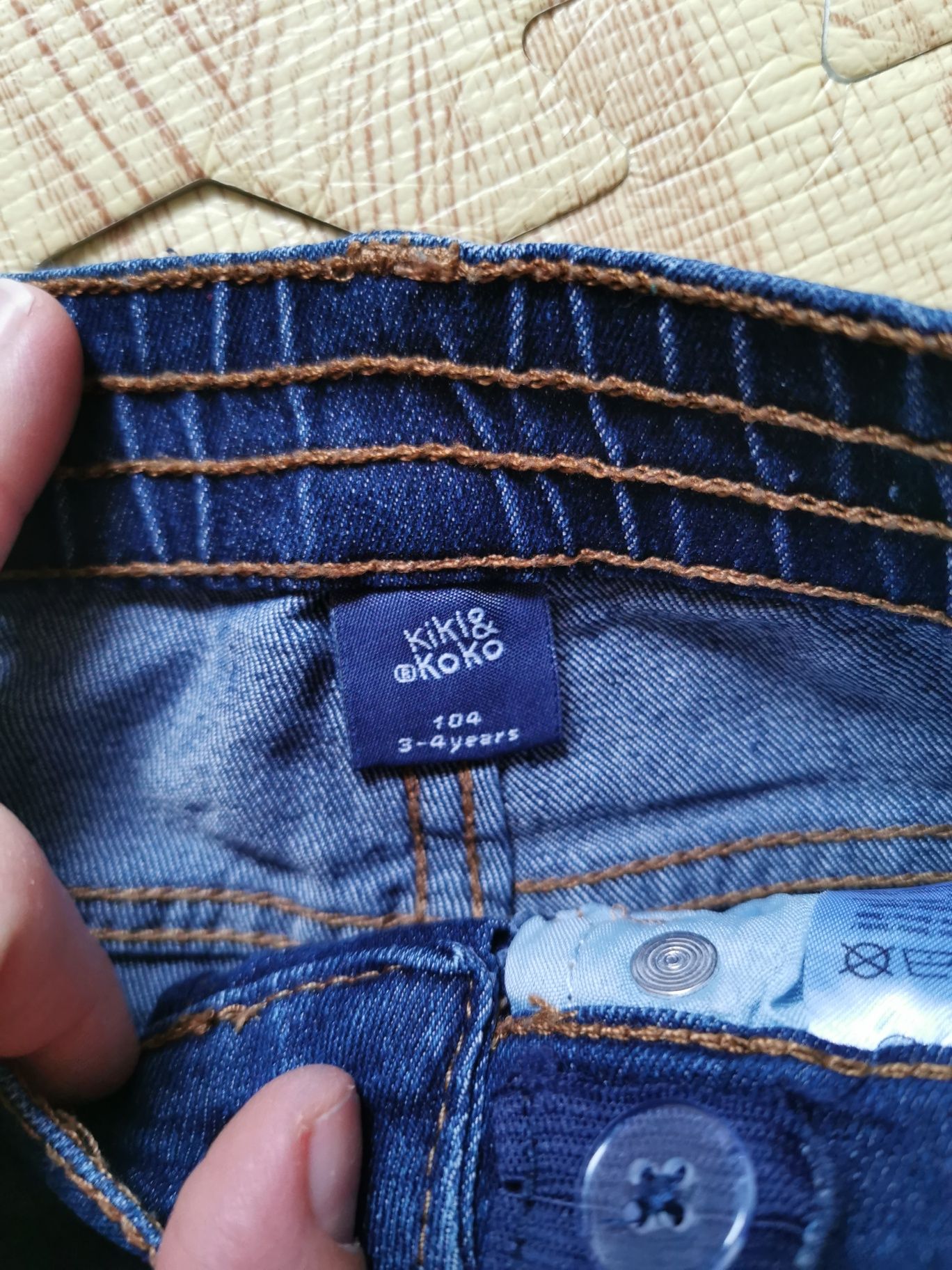 Spodnie jeansowe uniseks r. 104, stan jak nowe