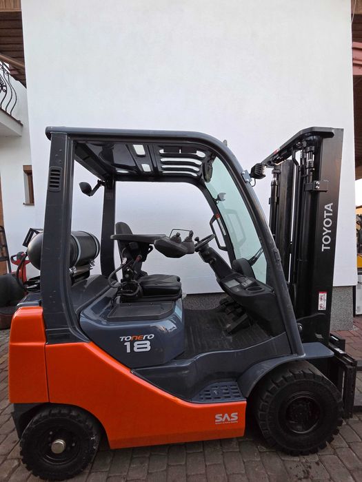 Wózek Widłowy TOYOTA 8FGF18