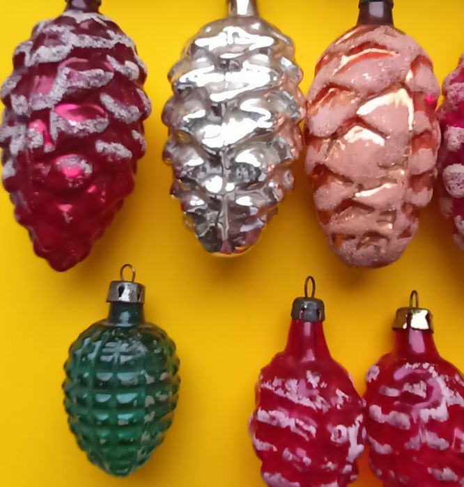 Bombki choinkowe PRL-zestaw 25 szyszek