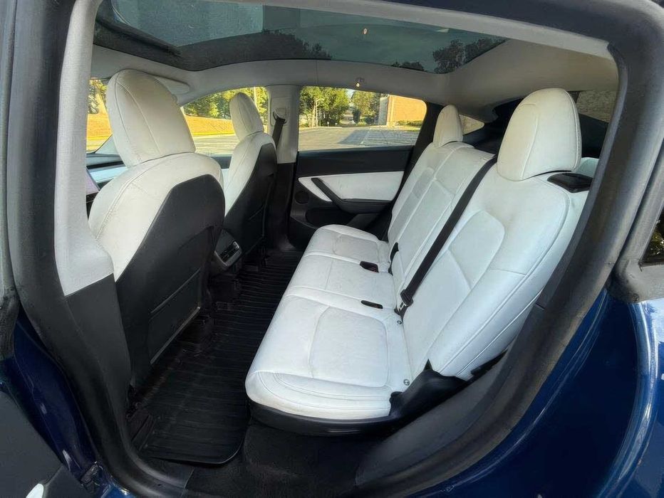 Tesla Model Y Long Range      2021