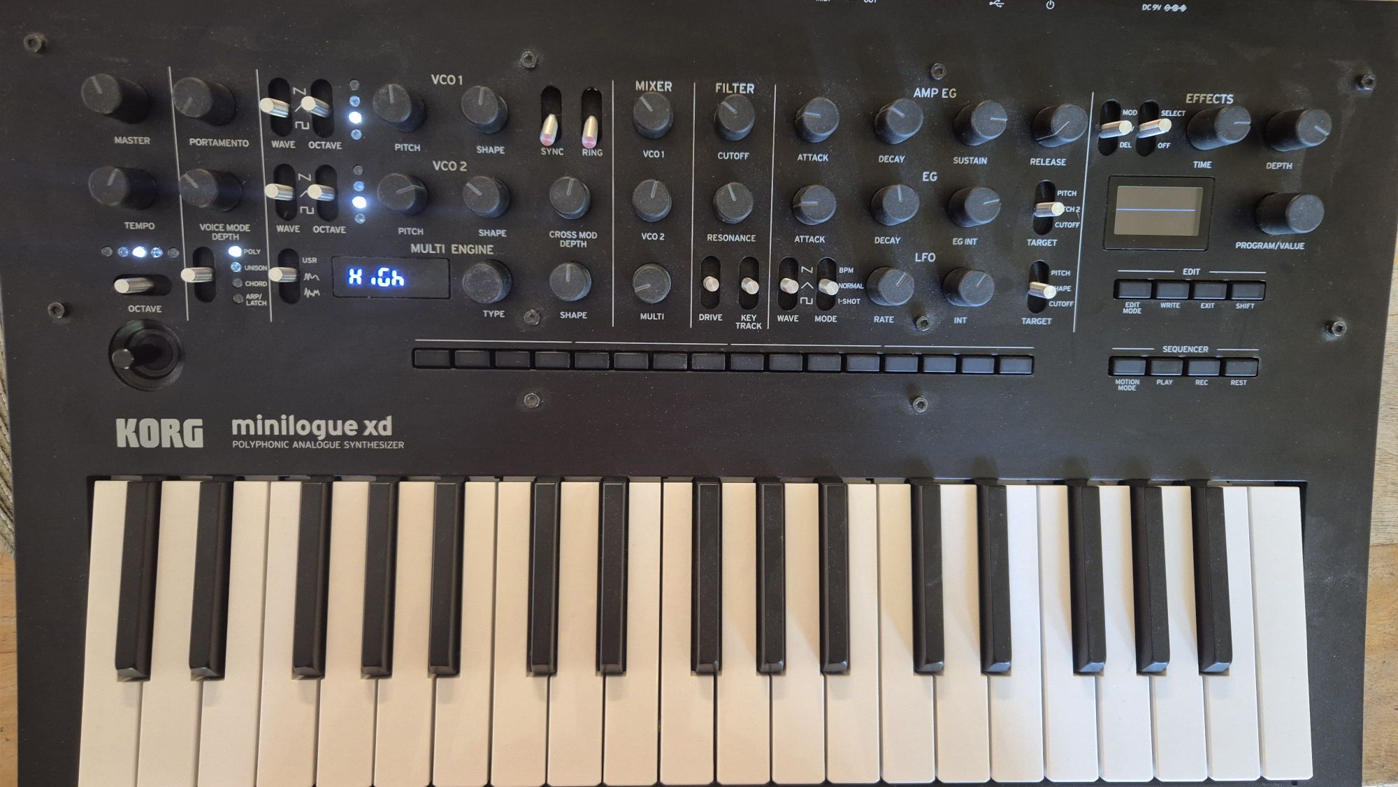 Korg Minilogue xd syntezator analogowy