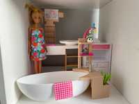 Zestaw Barbie lalka blondynka spa wanna łazienka przewijak  Mattel