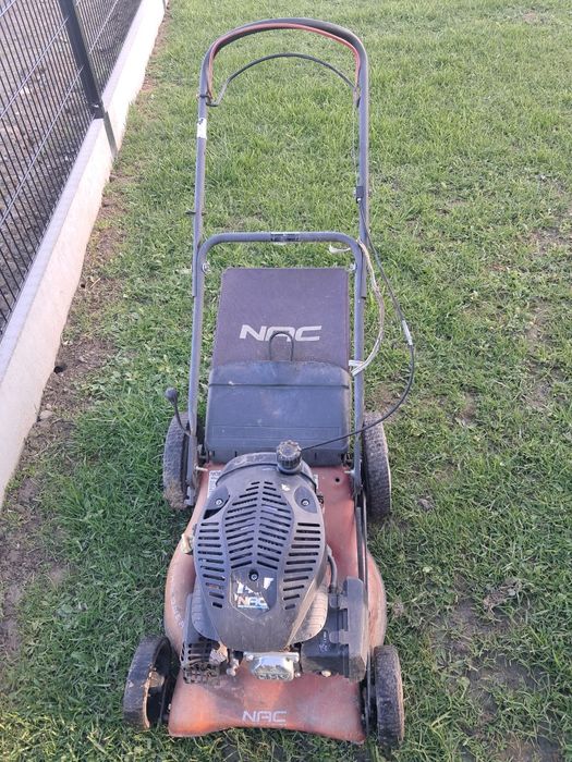 Niesprawna kosiarka NAC silnik OHV