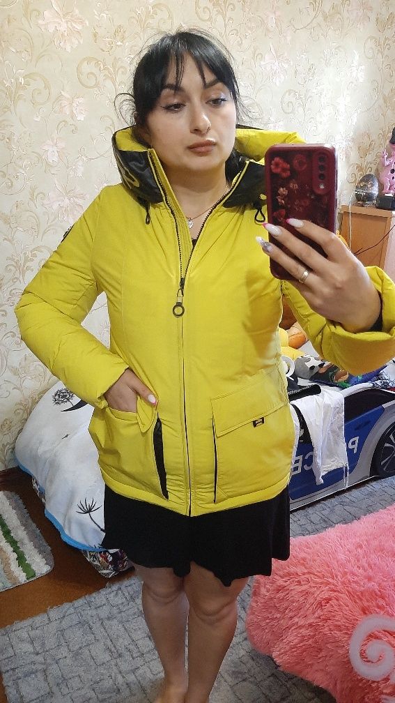 Продам женскую куртку
