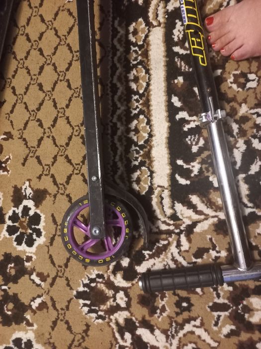 Два самокати трюкові за 200грн