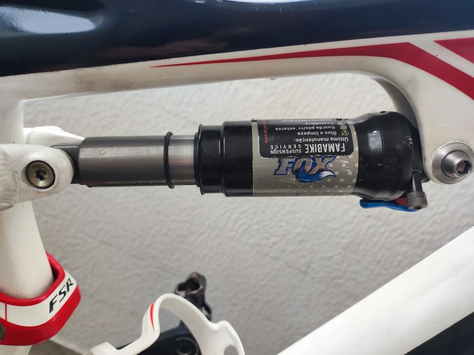 Bicicleta carbono suspensão tutal