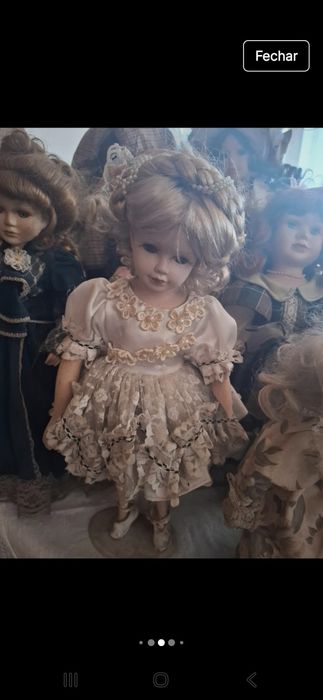 Bonecas em porcelana