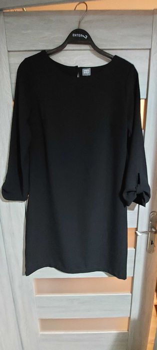 Mała czarna nowa rozmiar L