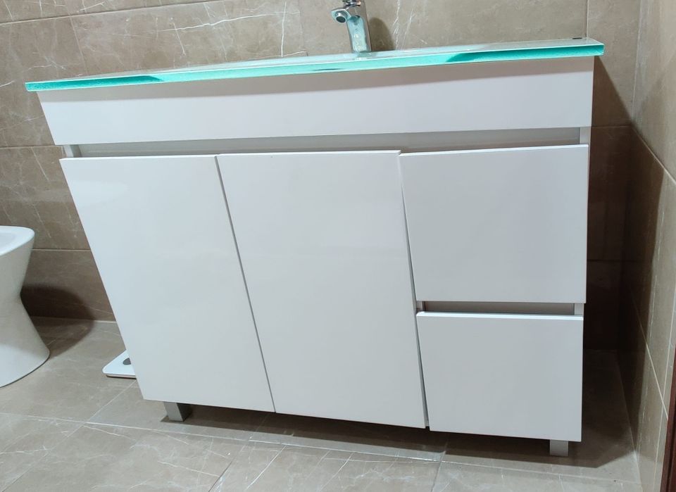 Móvel de casa de banho com lavatório em vidro + torneira + válvula