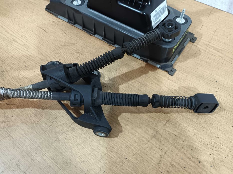 Wybierak drążek dźwignia zmiany biegów linki cięgna VW Passat B8