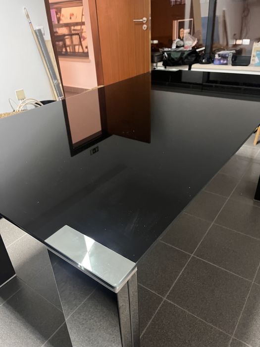 Mesa / secretaria de vidro c/pes metalicos