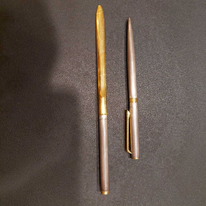 Conjunto esferográfica e corta papel em prata