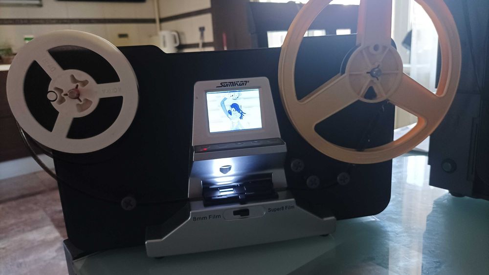 Кинопленка в любой формат, покадрово.